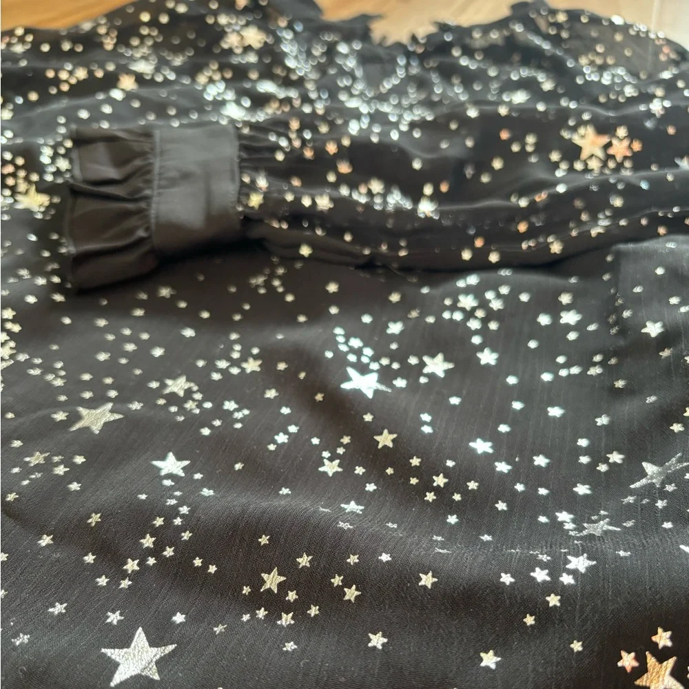 Star Print Semi-Sheer Ruffled Top - Picture 6 of 7